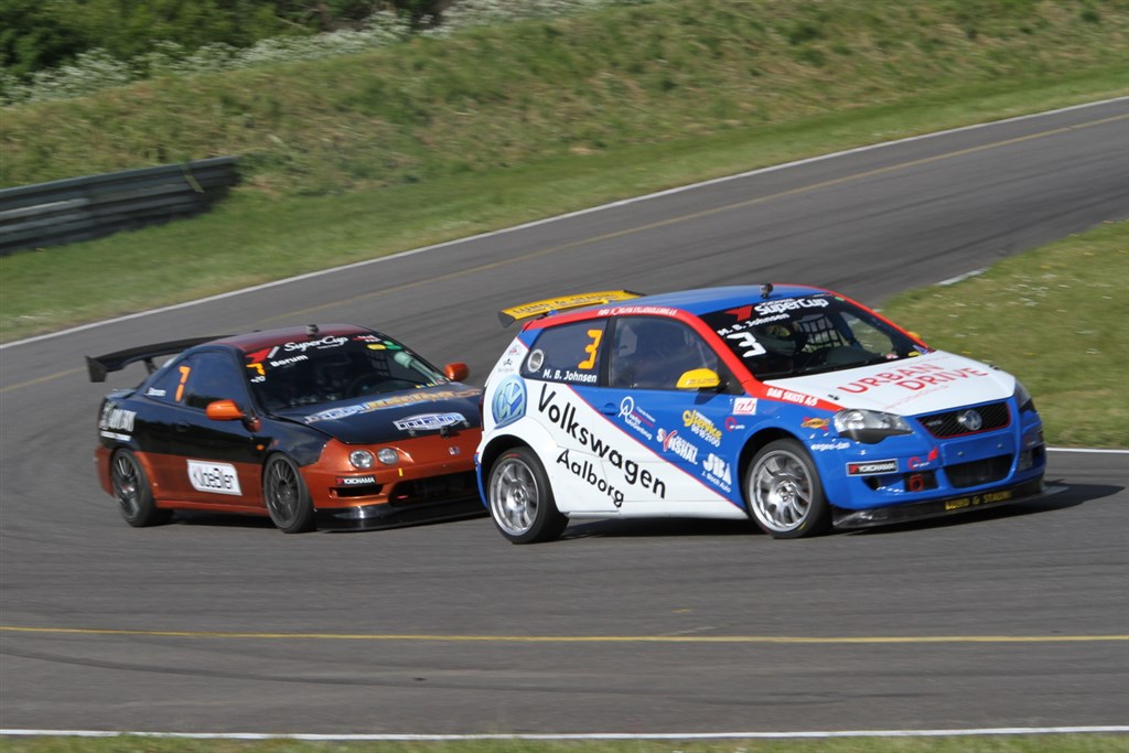 Mikkel B. Johnsen og Jakob Borum trak fra resten af feltet i heat
(Foto: Keld Dohm)